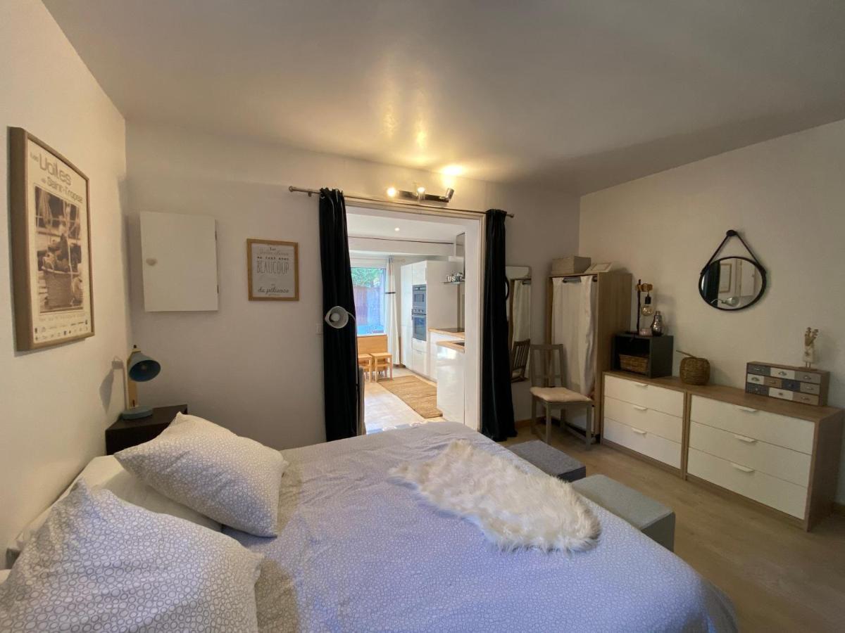 Agreable Studio Proche Sttropez Piscine Et Tennis ガッサン エクステリア 写真