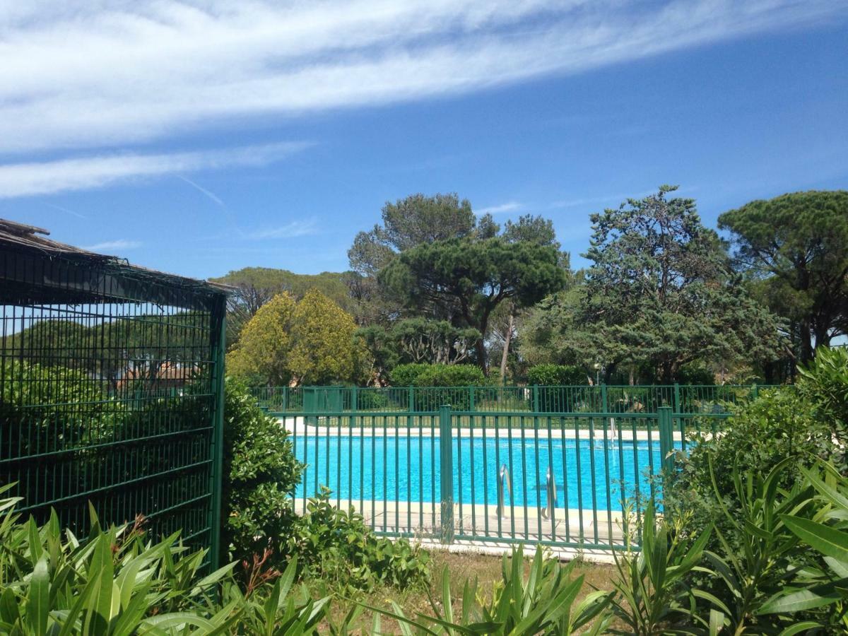 Agreable Studio Proche Sttropez Piscine Et Tennis ガッサン エクステリア 写真